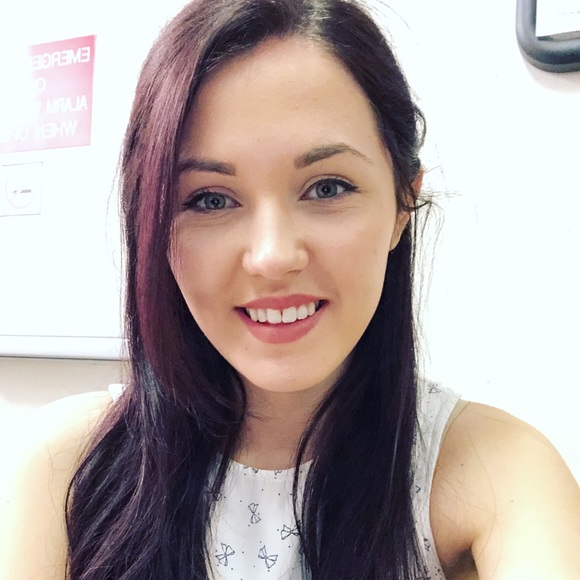 Meet your Posher, Lauren - Picture 1 of 1